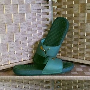Size 9 puma slides